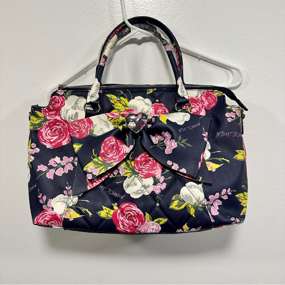 Betsey Johnson, floral, navy shoulder bag purse in excellent condition!